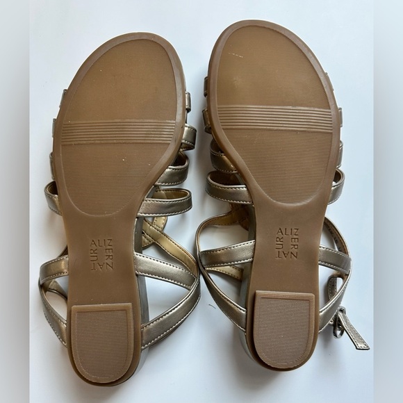 Naturalizer Raine Strappy Low Heeled Sandals ๐ - Picture 6 of 7